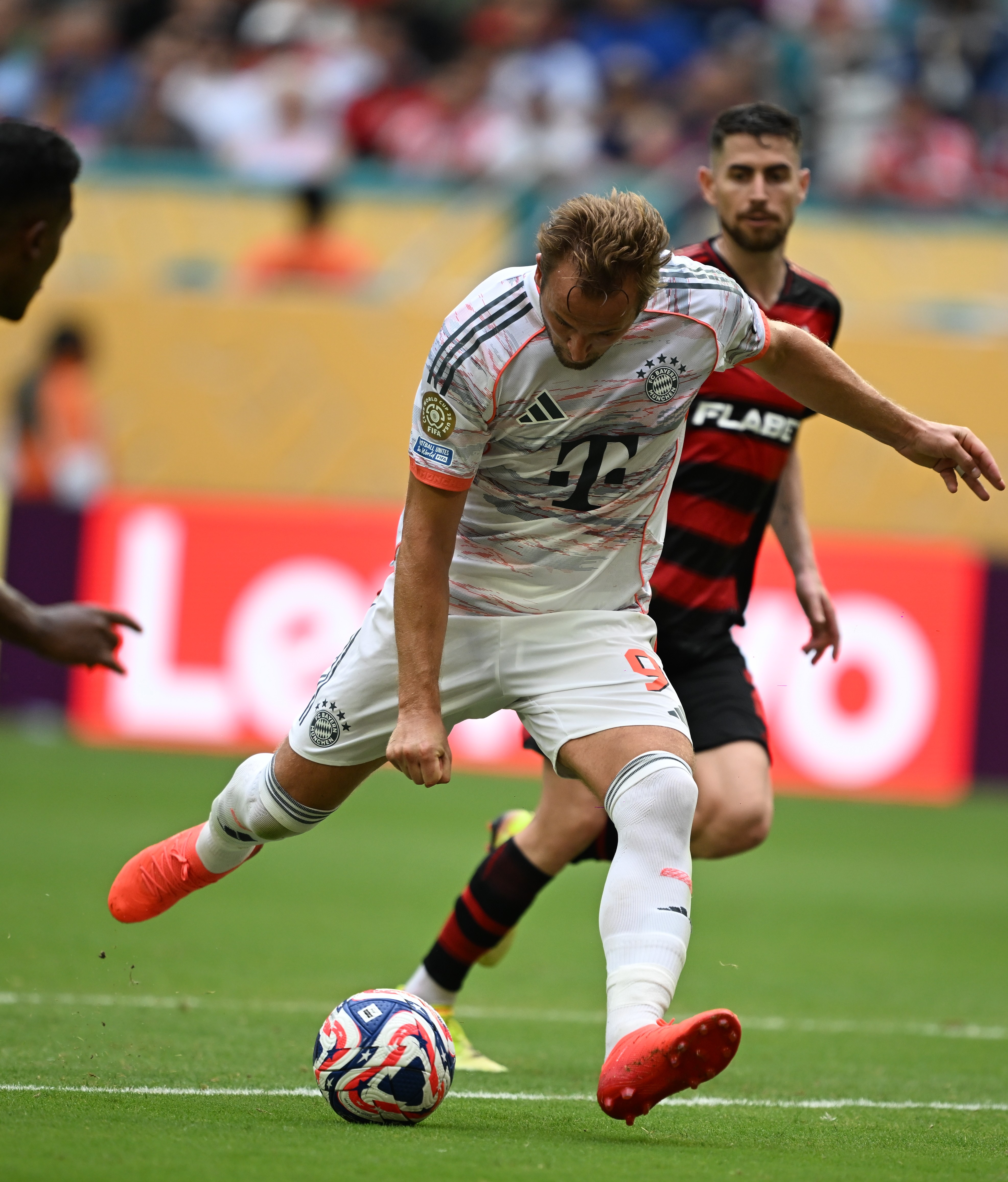 关于拜仁慕尼黑以出色表现击败对手的信息